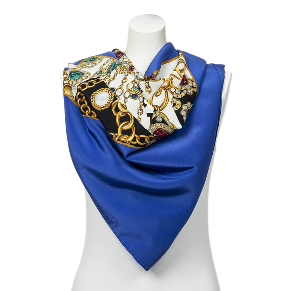 Chanel Scarf - Picture 1 of 5